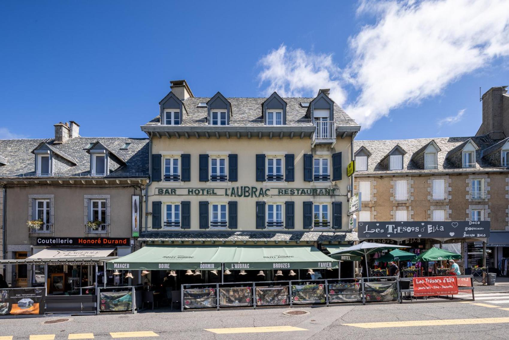 Hotel-Restaurant Logis L'Aubrac Laguiole Exterior photo