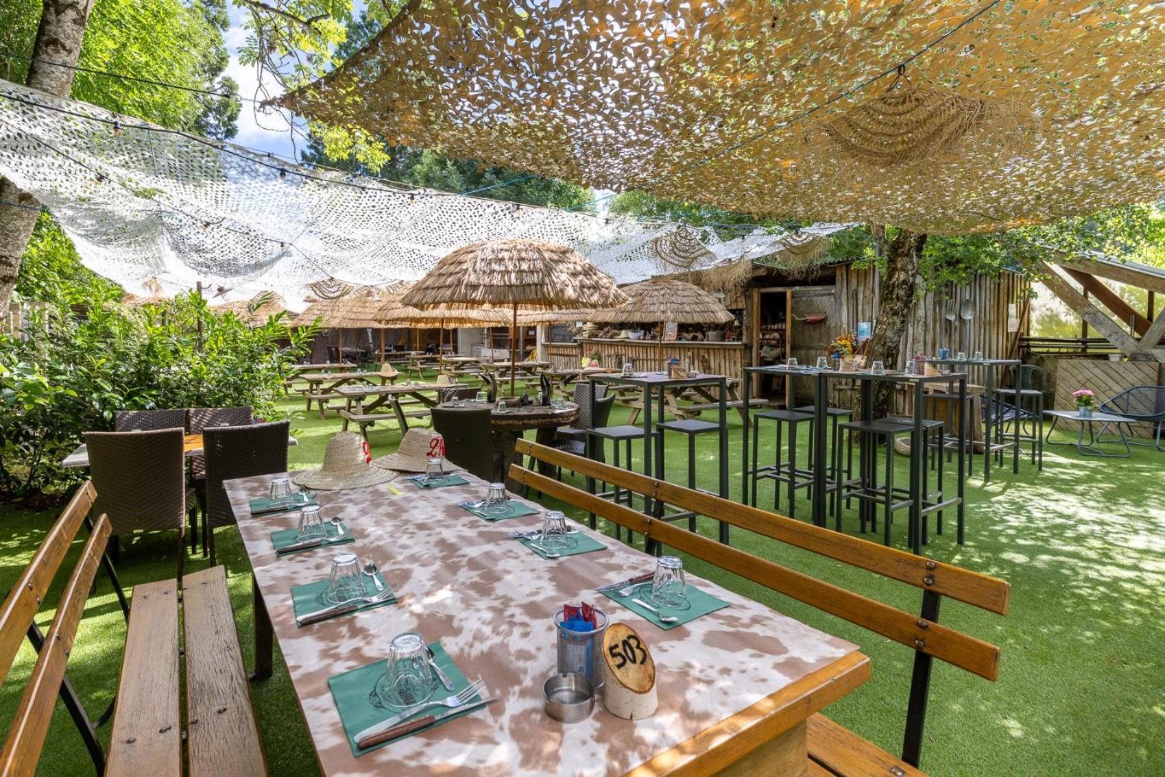 Hotel-Restaurant Logis L'Aubrac Laguiole Exterior photo