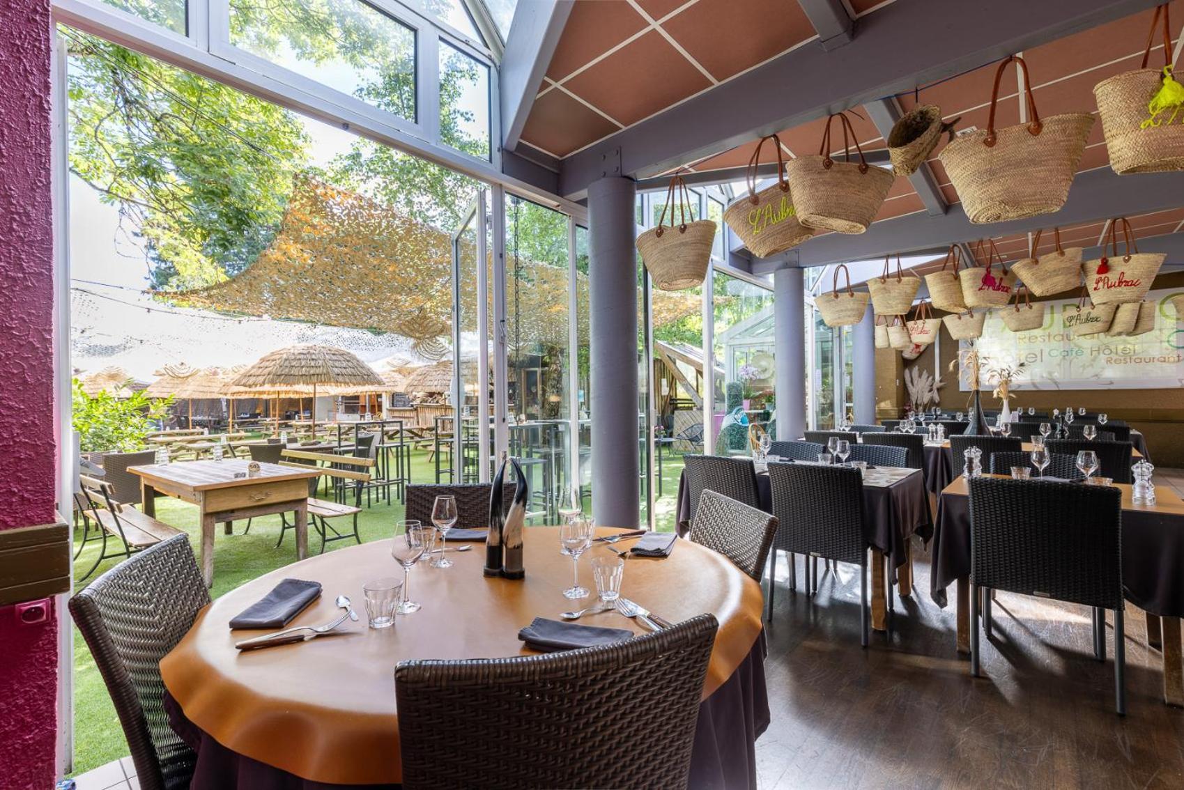 Hotel-Restaurant Logis L'Aubrac Laguiole Exterior photo